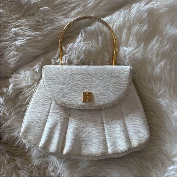 RARE Givenchy white seashell bag - Picture 13 of 15